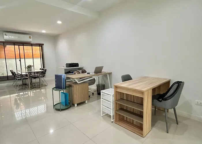 3 Bedrooms Townhome Near Mega Bangna * بانكوك