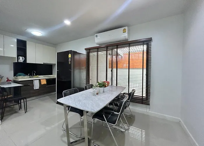 3 Bedrooms Townhome Near Mega Bangna