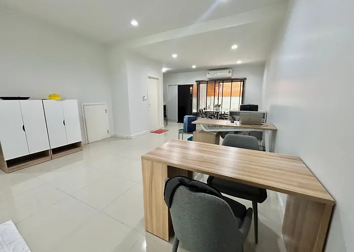 3 Bedrooms Townhome Near Mega Bangna *