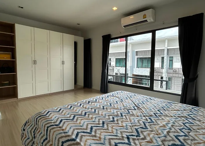 3 Bedrooms Townhome Near Mega Bangna بيت للعطل بانكوك