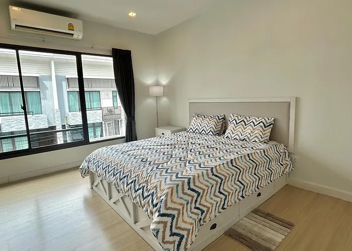 3 Bedrooms Townhome Near Mega Bangna بيت للعطل بانكوك