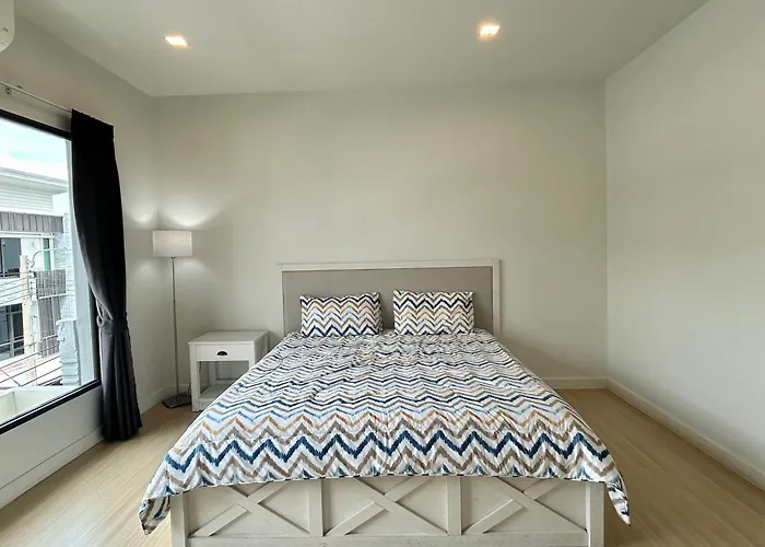 3 Bedrooms Townhome Near Mega Bangna